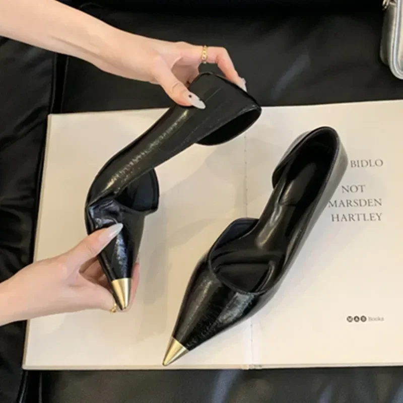 Elegant Pointed Toe Kitten Hee - Women Shoes Brands ulasan dan harga