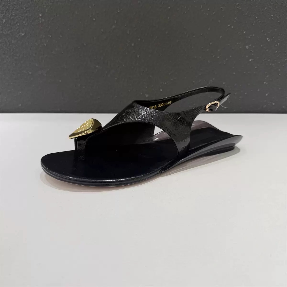 Women's Metallic Heart Charm T - Thong Flat Sandal ulasan dan harga