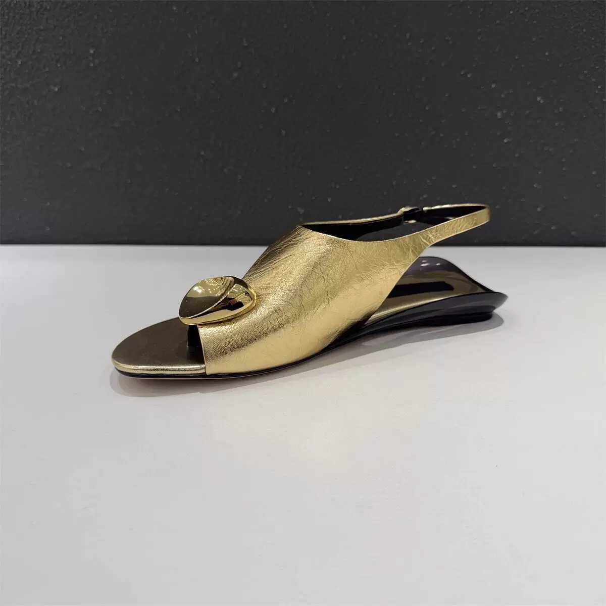 Women's Metallic Heart Charm T - Thong Flat Sandal ulasan dan harga