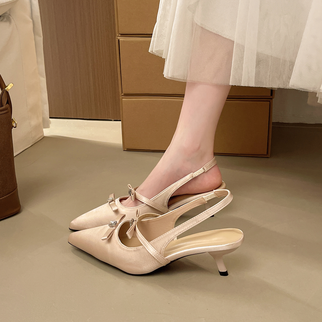 French-style Bow Rhinestone To - Pointed Toe Flat ulasan dan harga