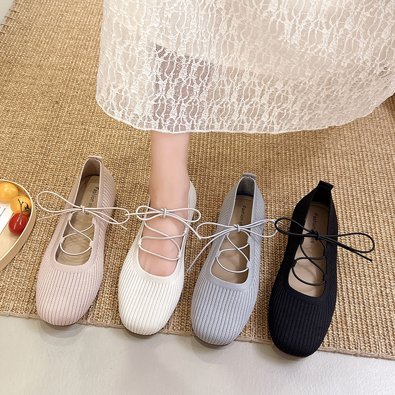 Frenchly Gentle Marie-Jeanne W - Pointed Toe Flat ulasan dan harga